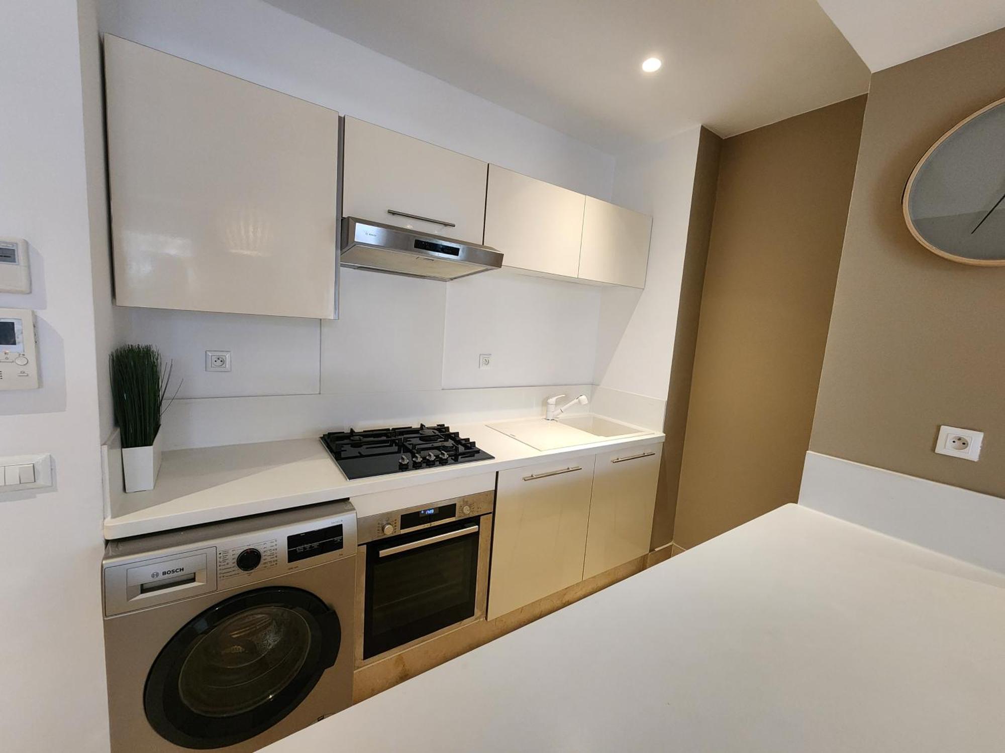 Apartment Gardenia Cfc By Ib Signature - Cosy 1bedroom With Wifi, 24x7 Security, Parking, Self Check-in, Large Terrace, Walk To Cafes And Gym