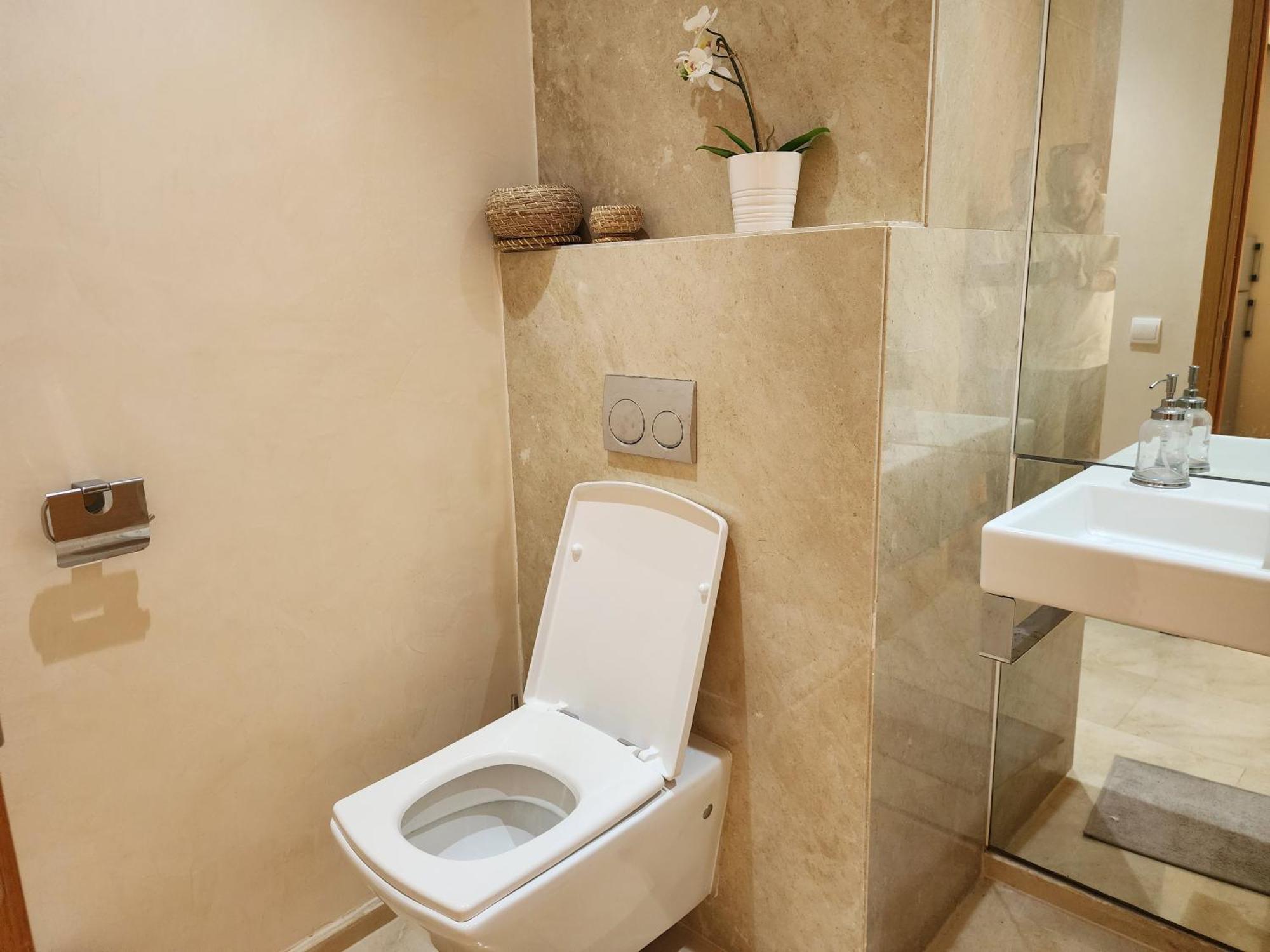 Gardenia Cfc By Ib Signature - Cosy 1bedroom With Wifi, 24x7 Security, Parking, Self Check-in, Large Terrace, Walk To Cafes And Gym Apartment *