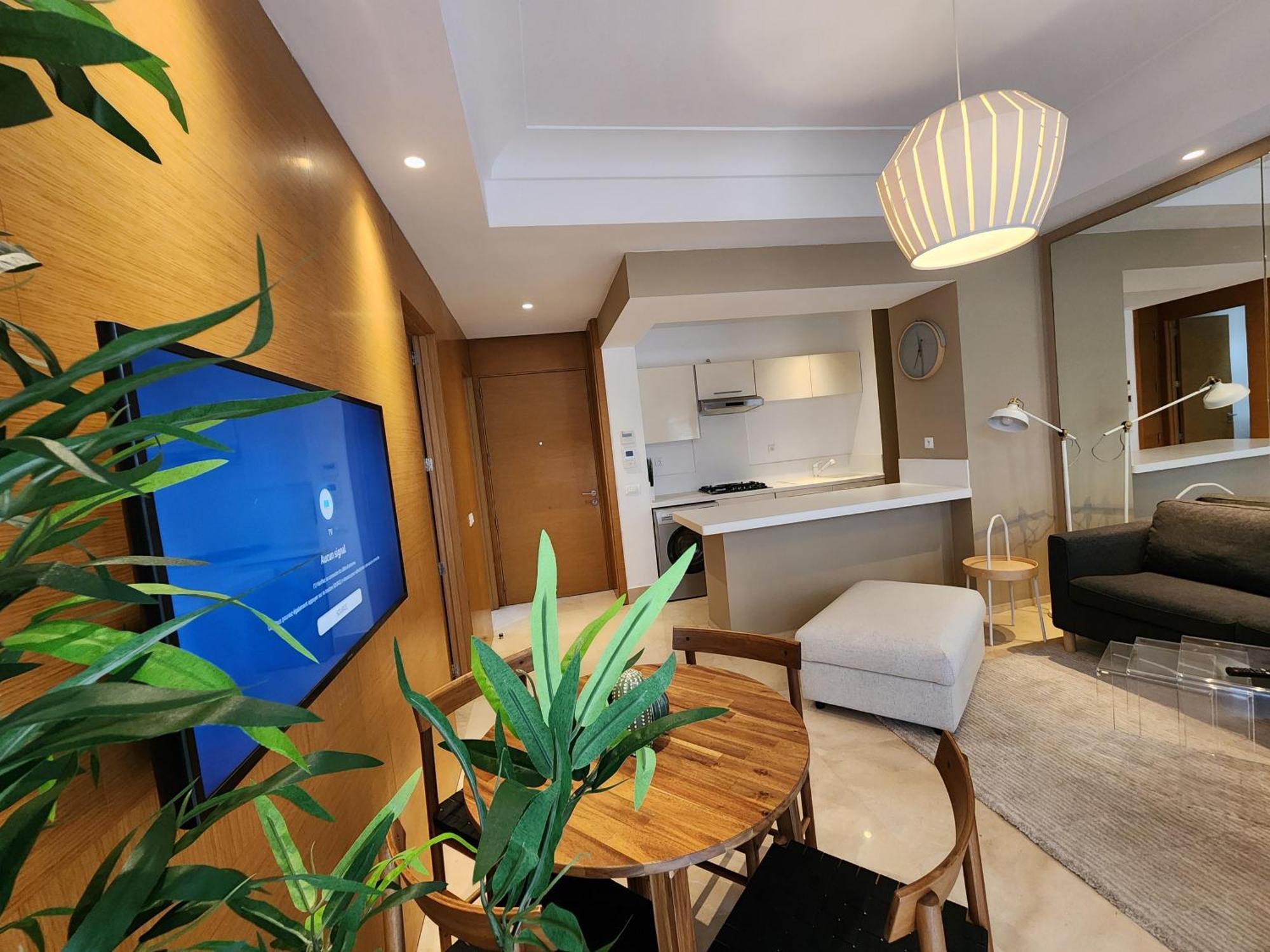 Apartment Gardenia Cfc By Ib Signature - Cosy 1bedroom With Wifi, 24x7 Security, Parking, Self Check-in, Large Terrace, Walk To Cafes And Gym Casablanca