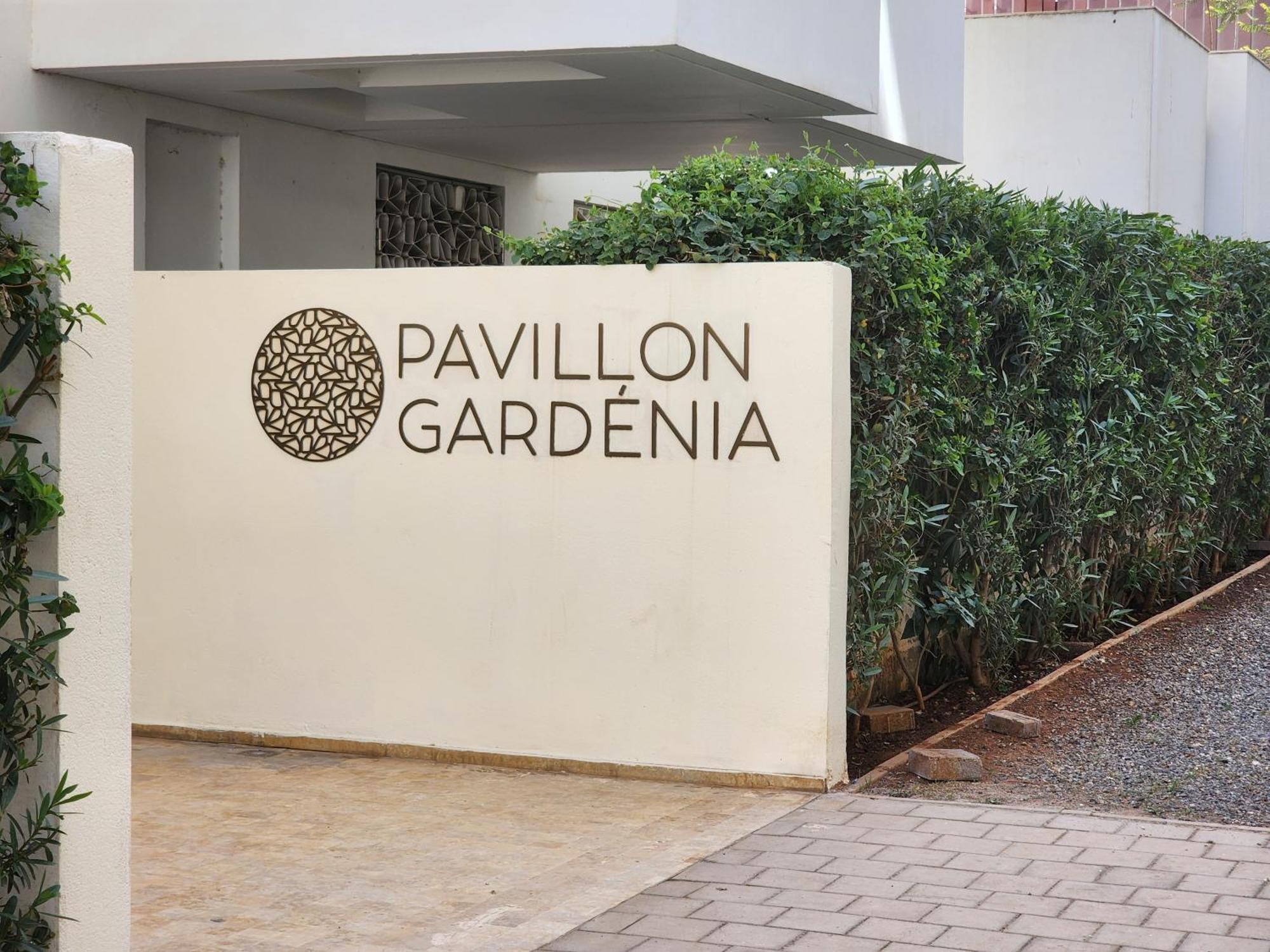 Apartment Gardenia Cfc By Ib Signature - Cosy 1bedroom With Wifi, 24x7 Security, Parking, Self Check-in, Large Terrace, Walk To Cafes And Gym *