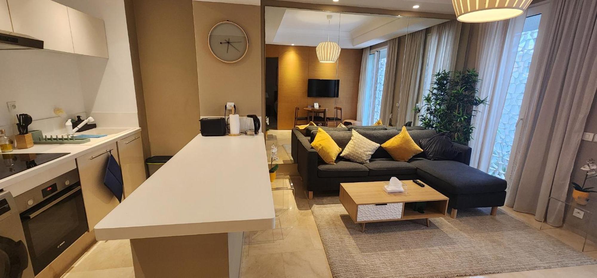 Apartment Gardenia Cfc By Ib Signature - Cosy 1bedroom With Wifi, 24x7 Security, Parking, Self Check-in, Large Terrace, Walk To Cafes And Gym Casablanca